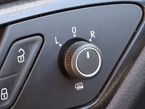 Used 2017 Volkswagen Golf R 4-Door image 27