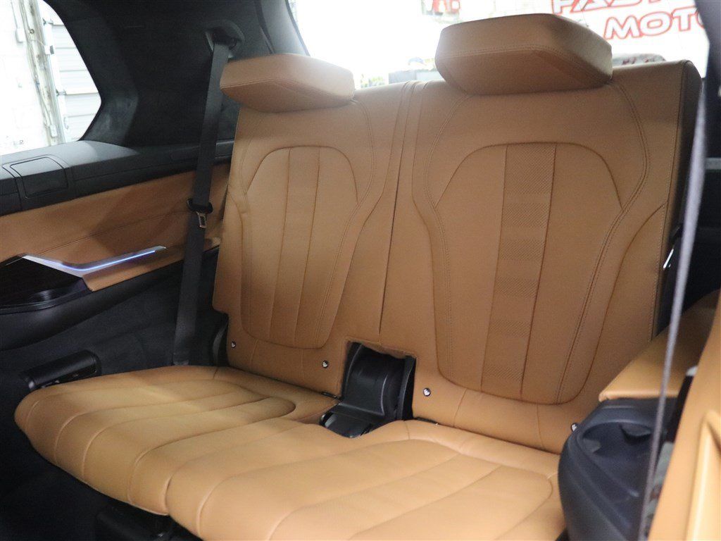 Used 2021 BMW X7 xDrive40i w/ Premium Package 2 AWD/4WD image 21