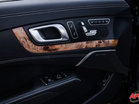 Used 2016 Mercedes-Benz SL 63 AMG AMG SL 63 w/ Driver Assistance Package image 68