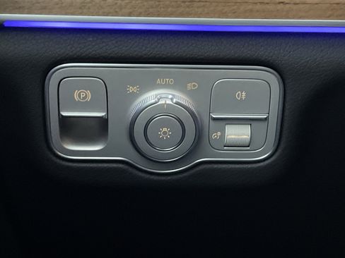 Certified 2025 Mercedes-Benz GLE 450 4MATIC image 23