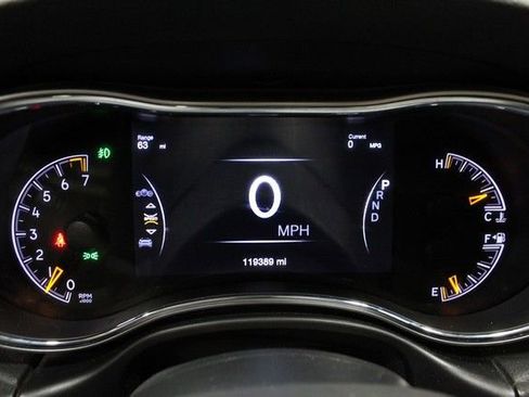 Used 2018 Jeep Grand Cherokee Limited image 27