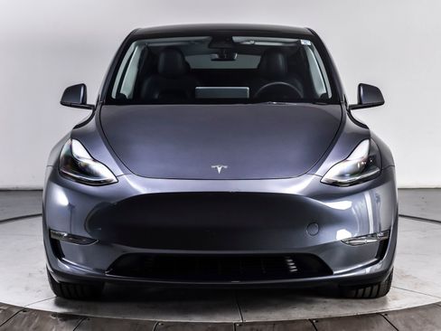 Used 2023 Tesla Model Y Long Range AWD/4WD image 8