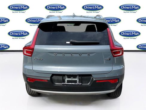 Used 2020 Volvo XC40 T5 Momentum w/ Protection Package Premier image 6