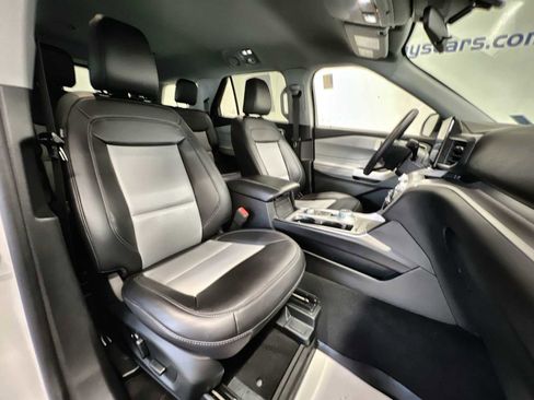 Used 2023 Ford Explorer XLT w/ Equipment Group 202A image 26