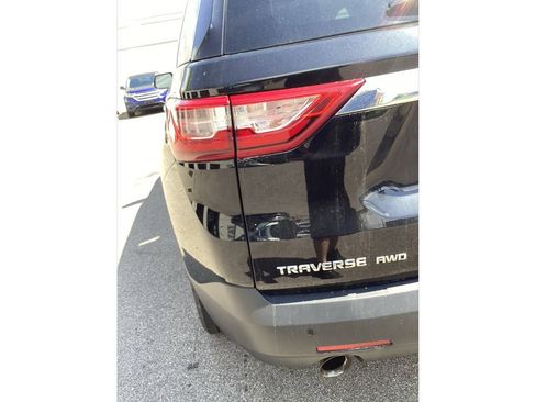 Used 2018 Chevrolet Traverse LT w/ LPO, Floor Liner Package AWD/4WD image 33
