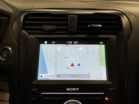 Used 2019 Ford Fusion Titanium AWD/4WD image 17