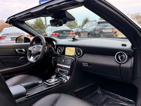 Used 2019 Mercedes-Benz SLC 43 AMG image 35