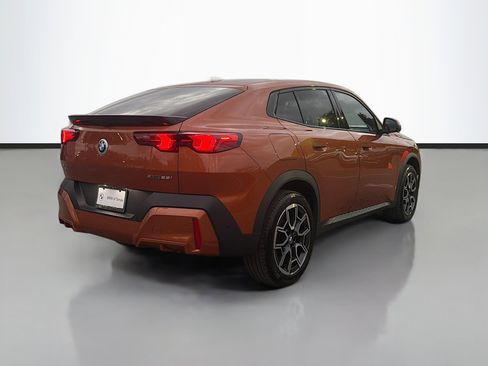 Used 2025 BMW X2 xDrive28i image 3