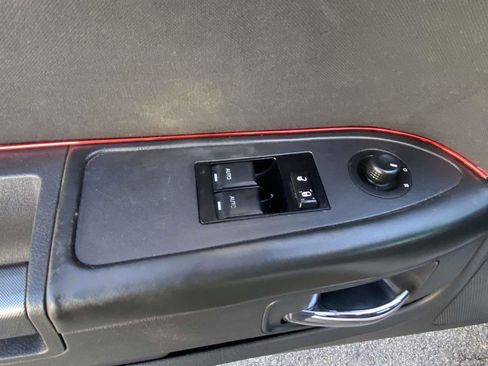 Used 2012 Dodge Challenger SXT image 10