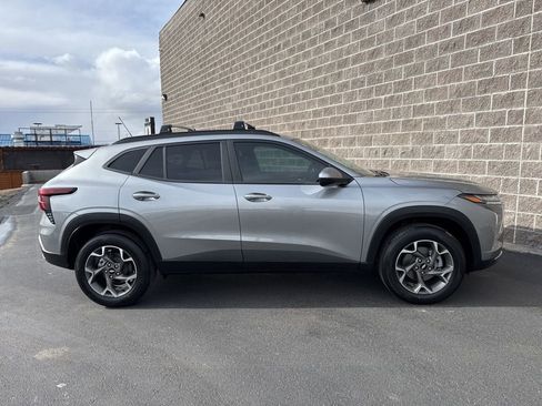 New 2026 Chevrolet Trax LT w/ Driver Confidence Package FWD image 5
