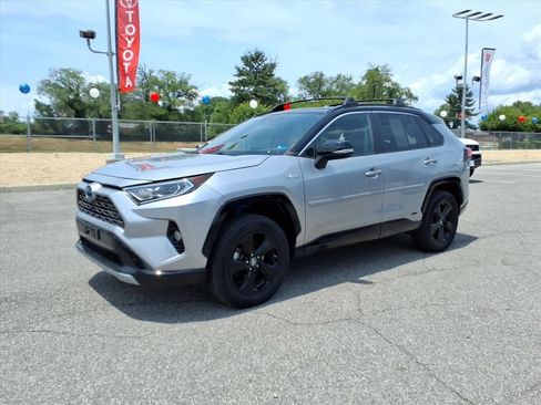 Used 2019 Toyota RAV4 XSE w/ Carpet Mat Package AWD/4WD image 9