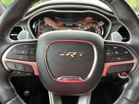 Used 2015 Dodge Challenger SRT Hellcat RWD image 7