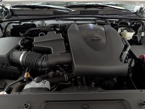 Used 2023 Toyota Tacoma SR AWD/4WD image 27