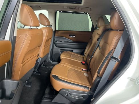 Used 2024 Nissan Pathfinder Platinum w/ Cargo Package image 25