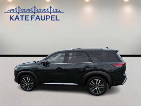 Used 2025 Nissan Pathfinder Platinum FWD image 4