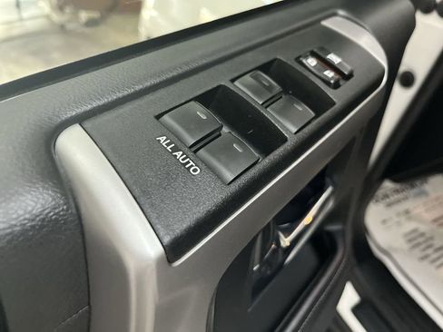 Used 2019 Toyota 4Runner SR5 Premium AWD/4WD image 17