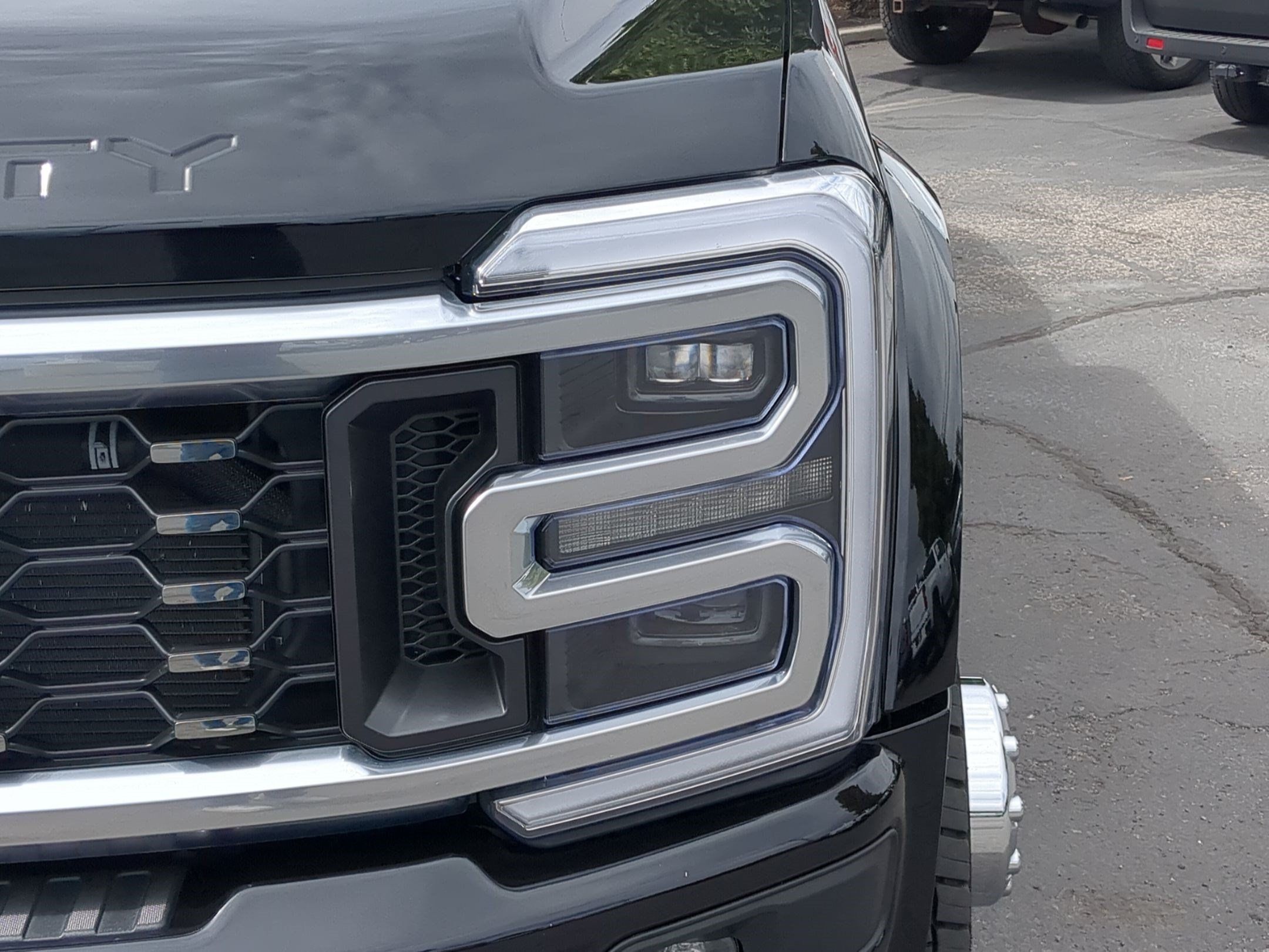 Used 2026 Ford F450 Platinum w/ FX4 Off-Road Package AWD/4WD image 12
