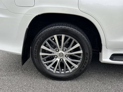 Used 2018 Lexus LX 570 4WD image 19