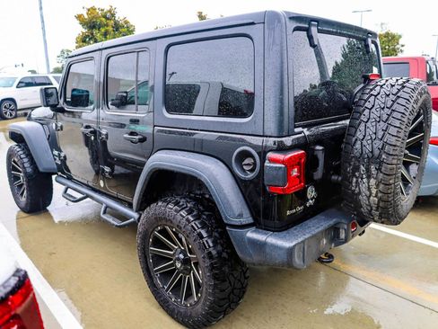 Used 2018 Jeep Wrangler Unlimited Sport S AWD/4WD image 4