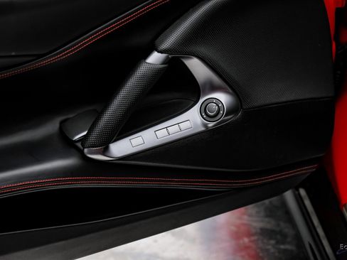 Used 2018 Ferrari 812 Superfast image 87