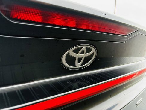 Used 2023 Toyota Prius Limited image 22