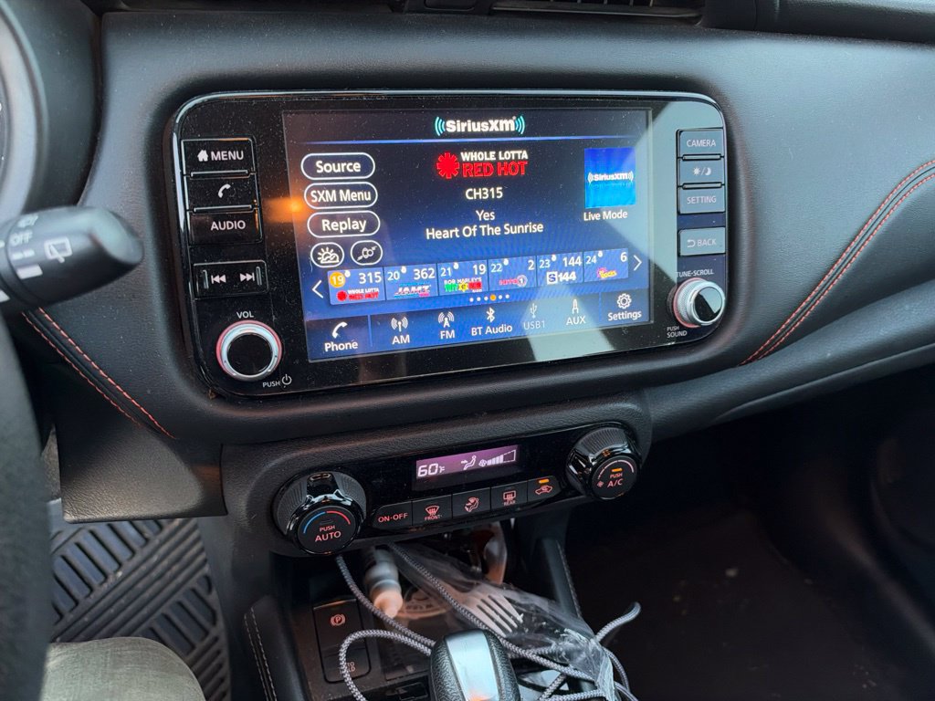 Used 2023 Nissan Kicks SR FWD image 6