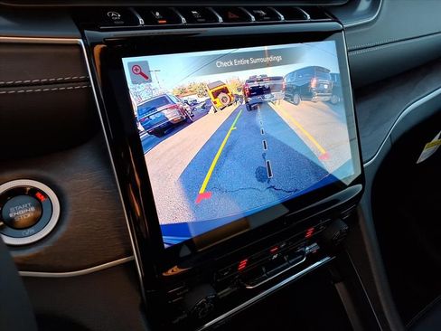 New 2025 Jeep Grand Cherokee Limited image 24