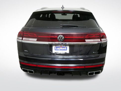Used 2024 Volkswagen Atlas Cross Sport SEL R-Line AWD/4WD image 5
