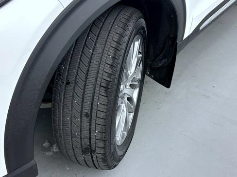Used 2025 Ford Explorer Active w/ Active Comfort Package AWD/4WD image 26