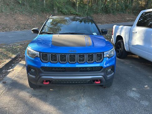 Used 2024 Jeep Compass Trailhawk w/ Trailhawk Elite Group image 3