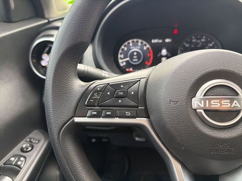 Used 2022 Nissan Kicks SV image 12