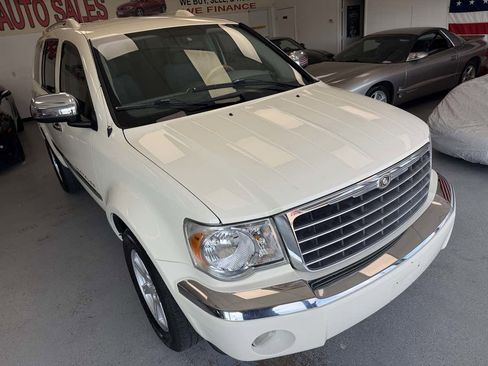 Used 2007 Chrysler Aspen Limited image 10