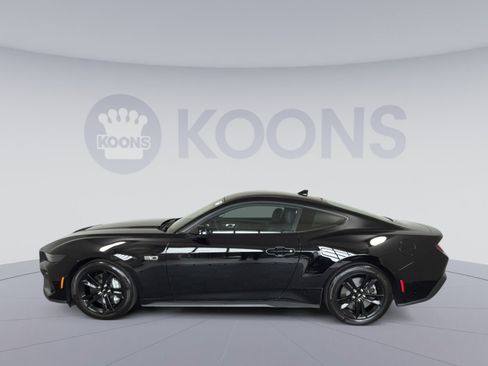Used 2025 Ford Mustang GT RWD image 2