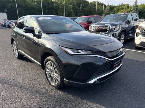 Certified 2022 Toyota Venza Limited w/ Advanced Technology Package AWD/4WD image 3
