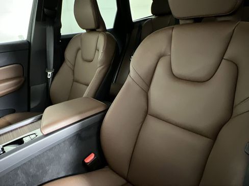 Certified 2023 Volvo XC60 B5 Plus image 14