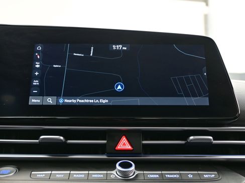 Certified 2025 Hyundai Elantra SEL image 19