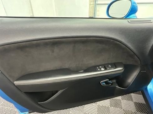 Used 2016 Dodge Challenger SRT Hellcat RWD image 16