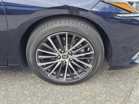 Used 2024 Lexus ES 300h w/ Premium Package image 9