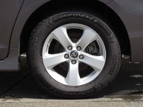 Certified 2020 Toyota Sienna L FWD image 33