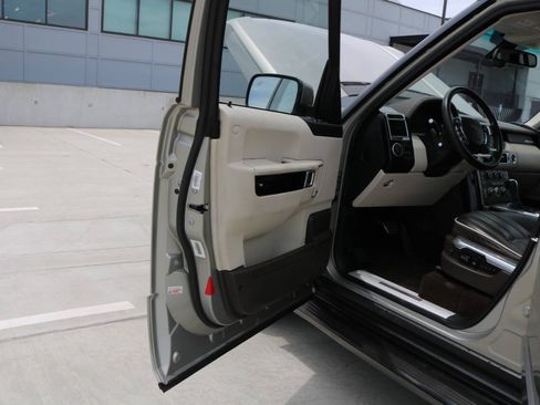 Used 2010 Land Rover Range Rover Supercharged AWD/4WD image 64
