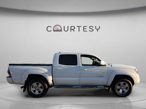 Used 2014 Toyota Tacoma PreRunner image 5