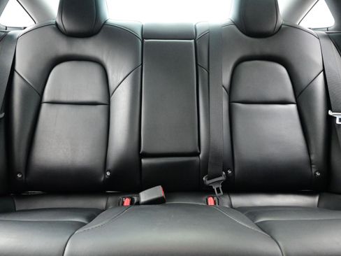 Used 2018 Tesla Model 3 Long Range image 14