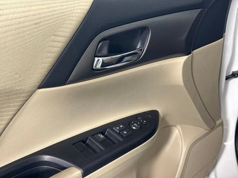 Used 2014 Honda Accord LX image 11