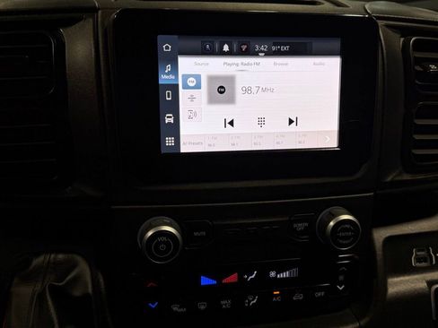 Used 2024 RAM ProMaster 2500 w/ Convenience Group image 17