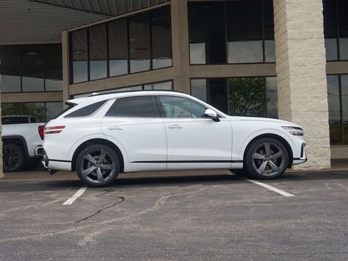 Used 2023 Genesis GV70 2.5T w/ Sport Prestige Package AWD/4WD image 2