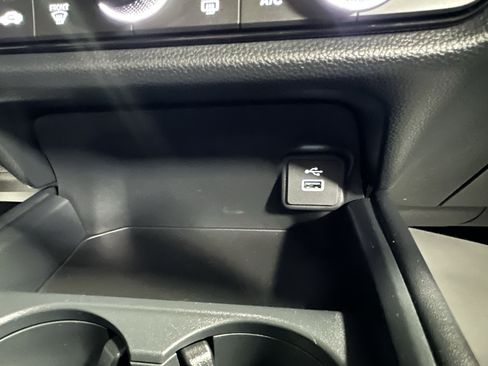 Used 2023 Honda HR-V LX image 15