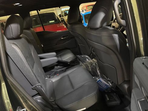 Used 2025 Lexus GX 550 w/ Accessory Package (2T) image 33