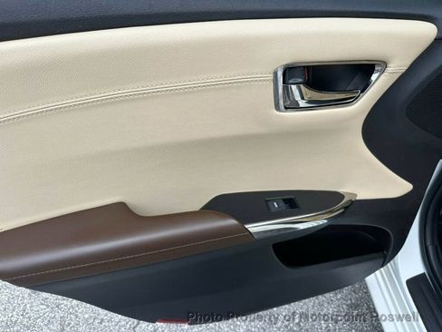 Used 2016 Toyota Avalon XLE image 15