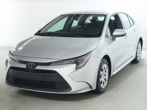 Used 2024 Toyota Corolla LE image 1