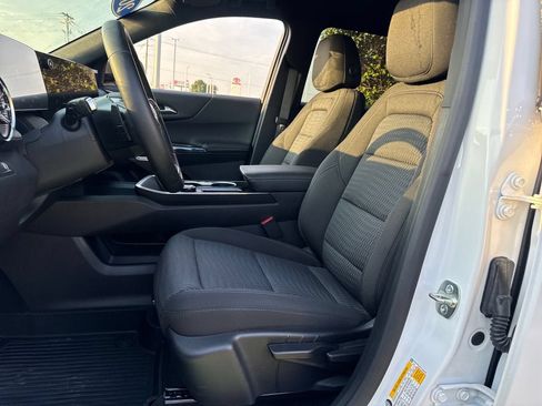 Used 2026 Chevrolet Equinox LT FWD image 15